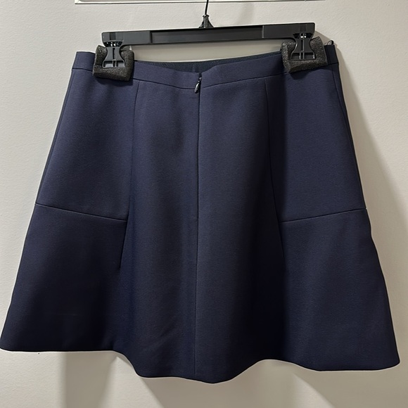 Like new navy Jcrew a-line mini skirt, size 6 - Picture 3 of 3
